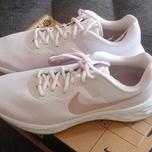 Nikes light Violet/ champagne white
